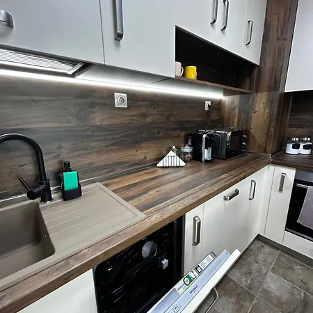 דירה Stylish With Parking Option By Apartmax *