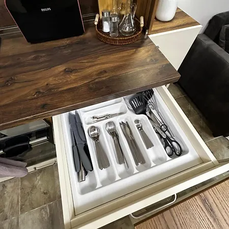 דירה Stylish With Parking Option By Apartmax *