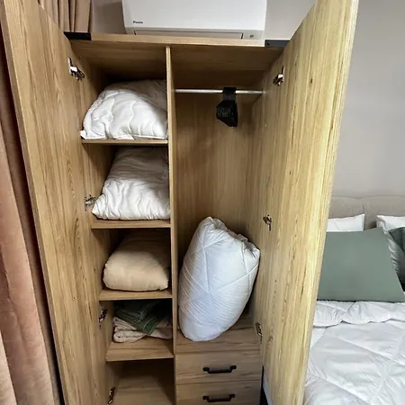 דירה Stylish With Parking Option By Apartmax וארנה