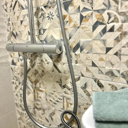 Stylish With Free Parking By Apartmax *