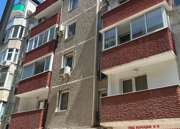 Stylish With Free Parking By Apartmax