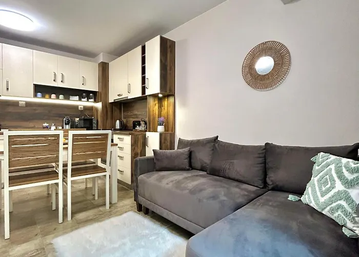 Apartment Stylish With Free Parking By Apartmax *