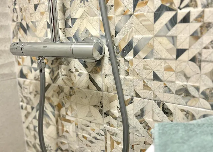 Stylish With Free Parking By Apartmax *