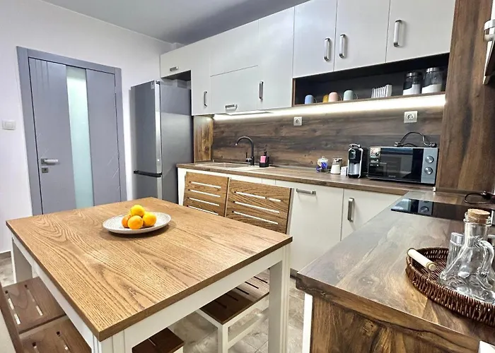 Stylish With Free Parking By Apartmax Apartment *