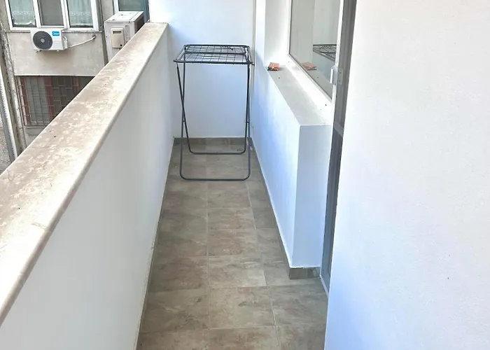 Stylish With Free Parking By Apartmax Varna