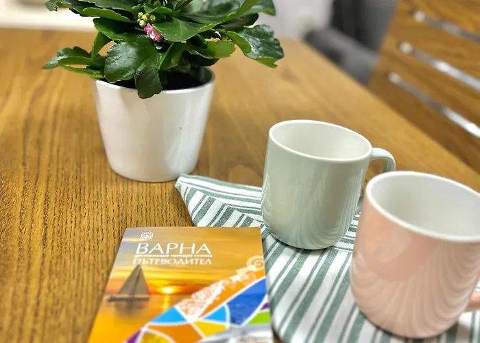 Apartment Stylish With Free Parking By Apartmax